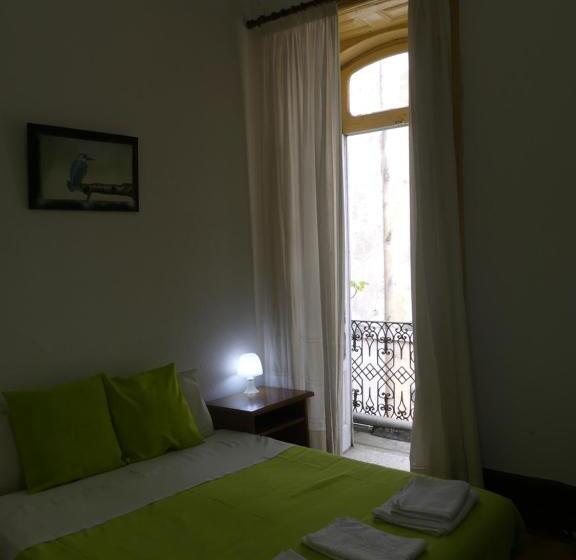 اتاق استاندارد سه نفره, Pensão Santa Cruz