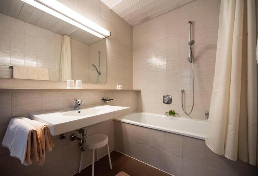 Апартаменты 1 Спальня, Post Residence