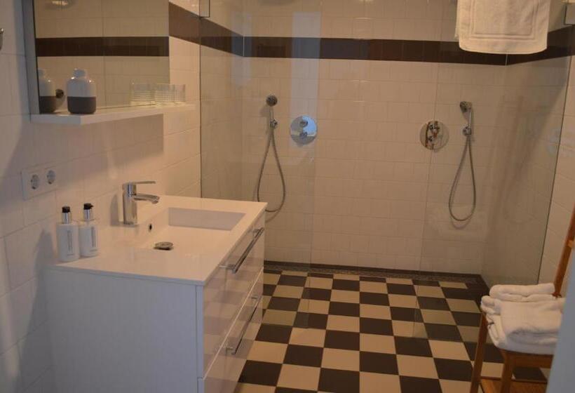 سوییت, Steeds Aan Zee