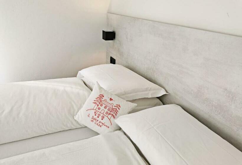 标准间带阳台, Villa Paola B&b