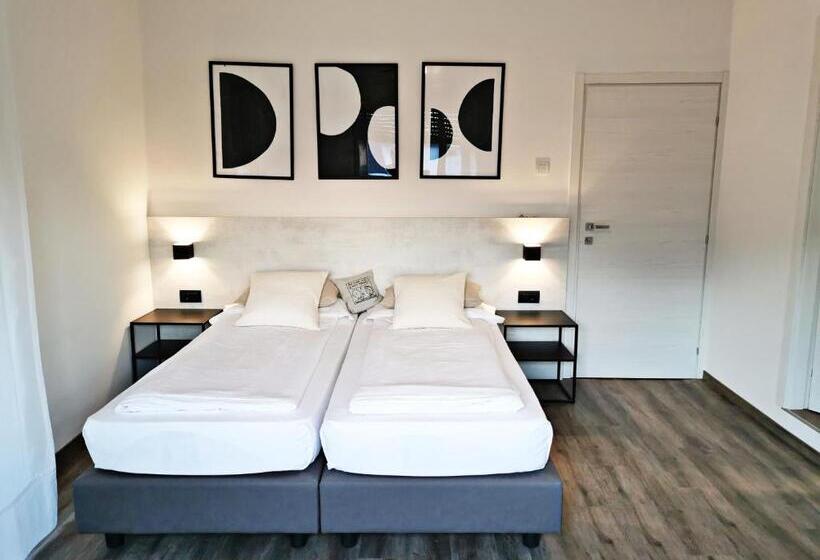 标准间带阳台, Villa Paola B&b