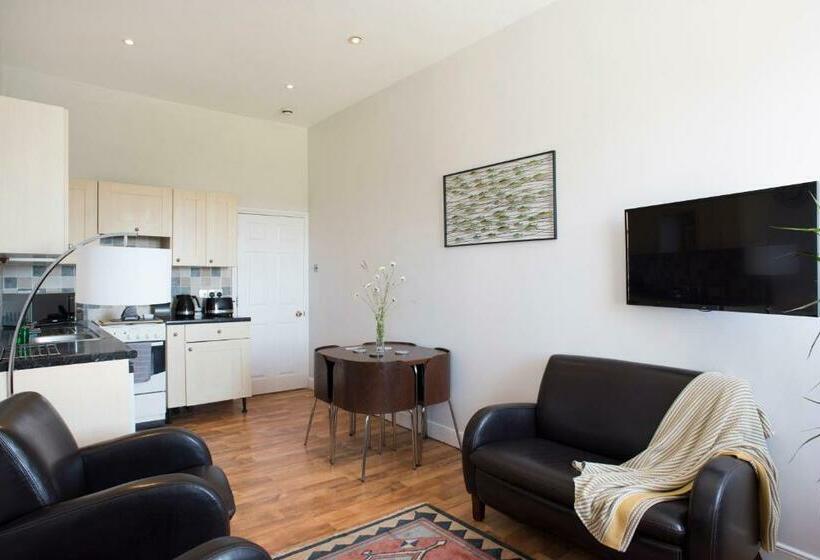 דירת חדר, Rame Barton Guest House And Pottery