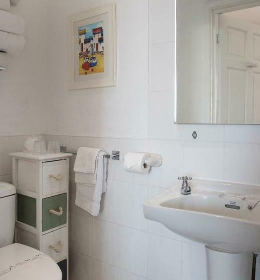 דירת חדר, Rame Barton Guest House And Pottery