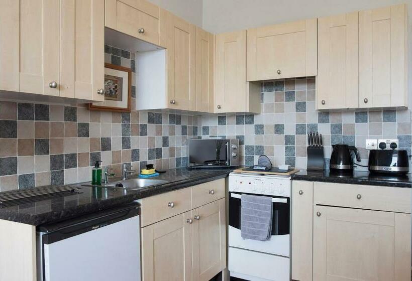 דירת חדר, Rame Barton Guest House And Pottery