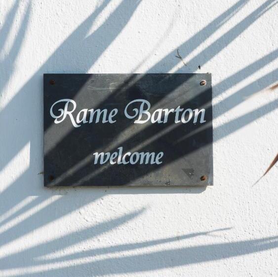 דירת חדר, Rame Barton Guest House And Pottery