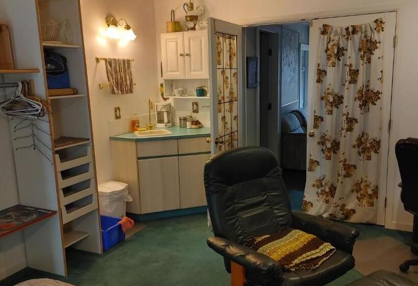 テラス付スイート, Beds By The Bridge