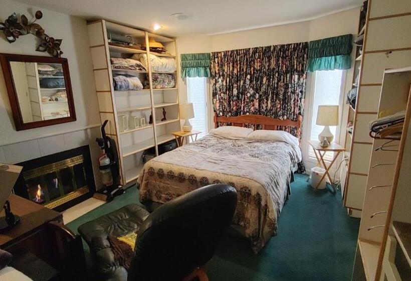 テラス付スイート, Beds By The Bridge