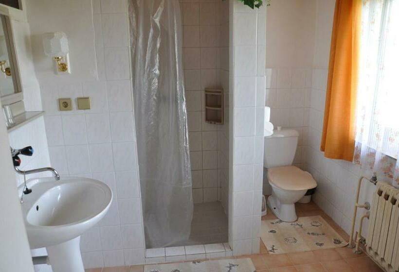 جناح, Penzion Hainiš