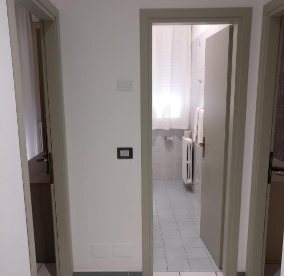 חדר סטנדרט לארבעה, I Pini