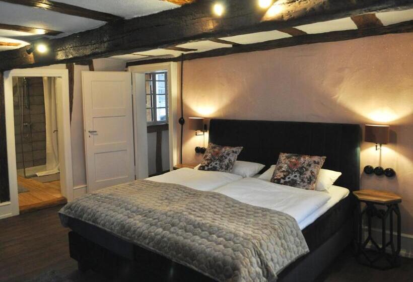 جناح سوبيريور, Hofgarten Rosa