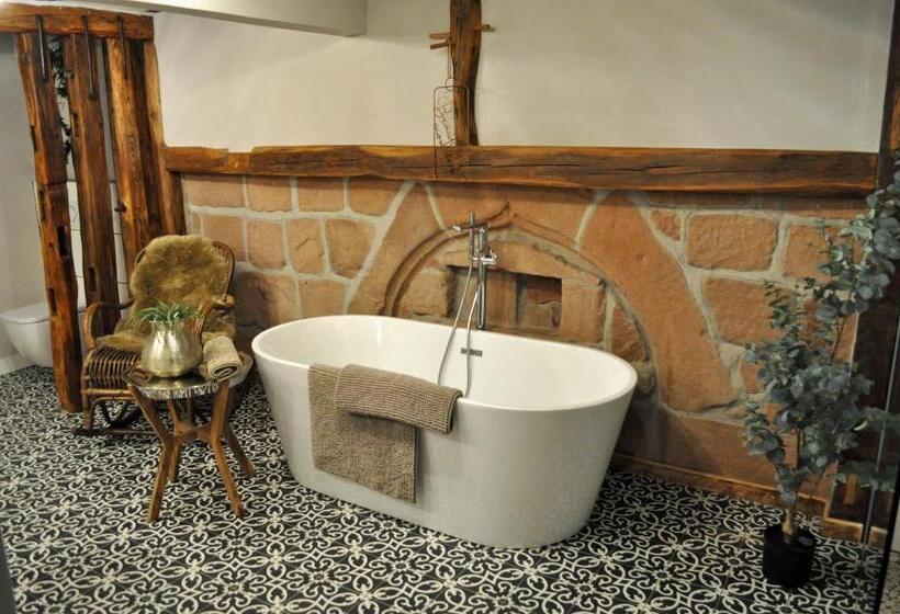 جناح جونيور ديلوكس, Hofgarten Rosa