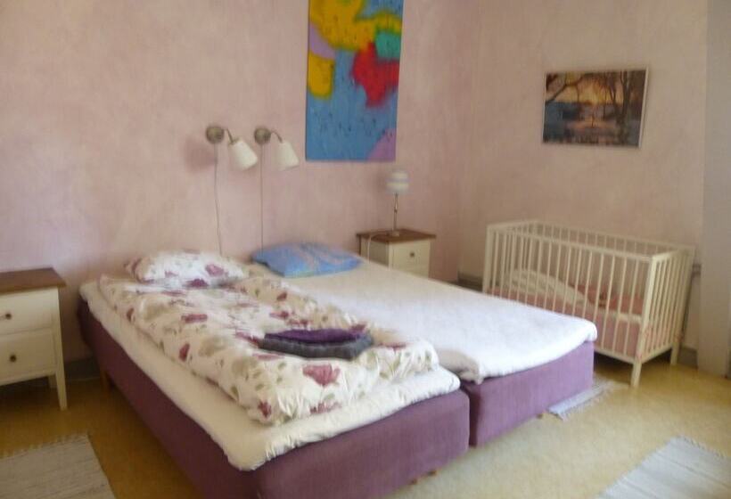 غرفة قياسية حمام مشترك, Kullagården