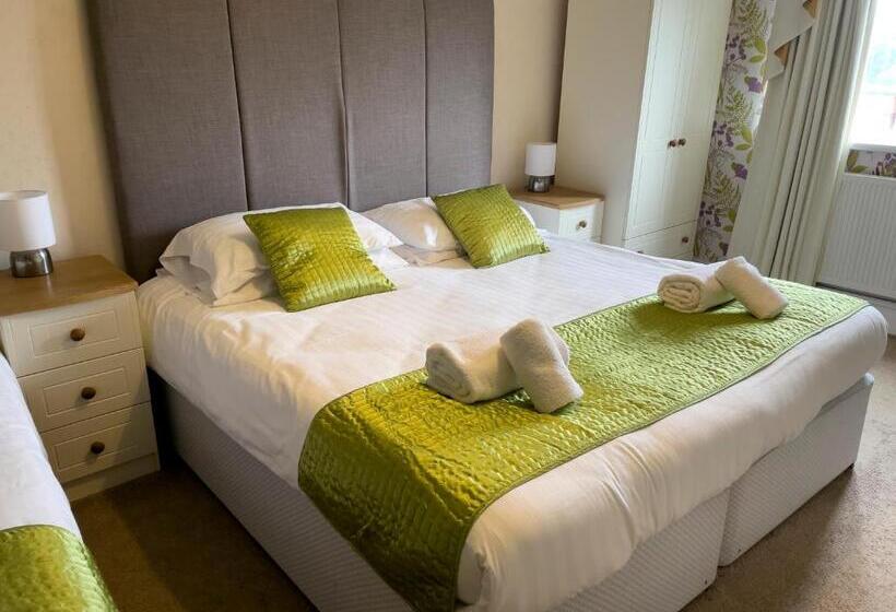 标准间, Llanina Arms