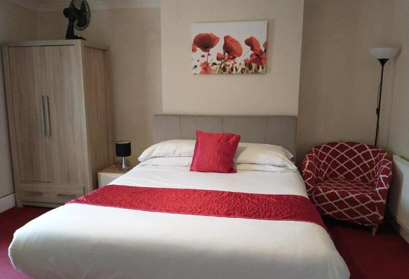 家庭套房, Llanina Arms