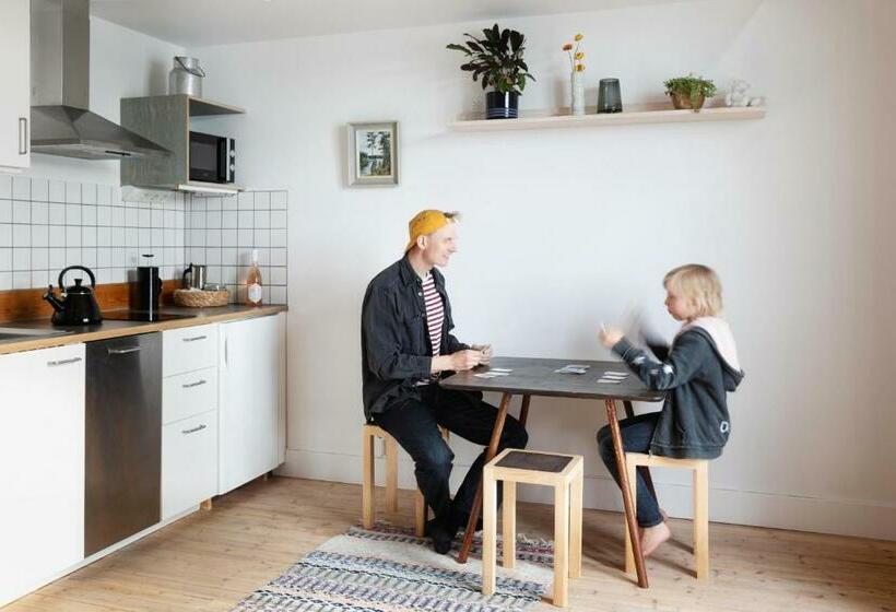 Standard studio with lake view, Upperud 9:9