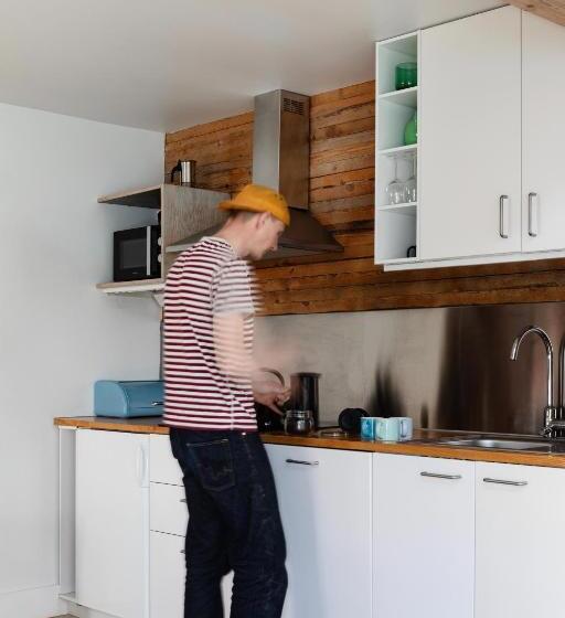 Standard studio with lake view, Upperud 9:9