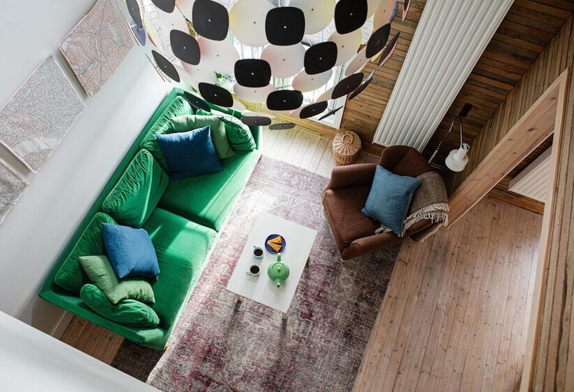 Standard studio with lake view, Upperud 9:9