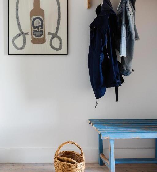 Standard studio with lake view, Upperud 9:9