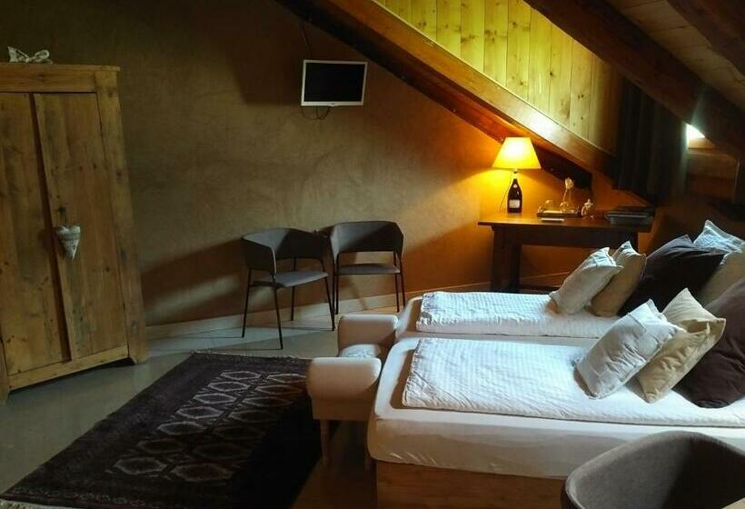 디럭스 룸, Vallarom