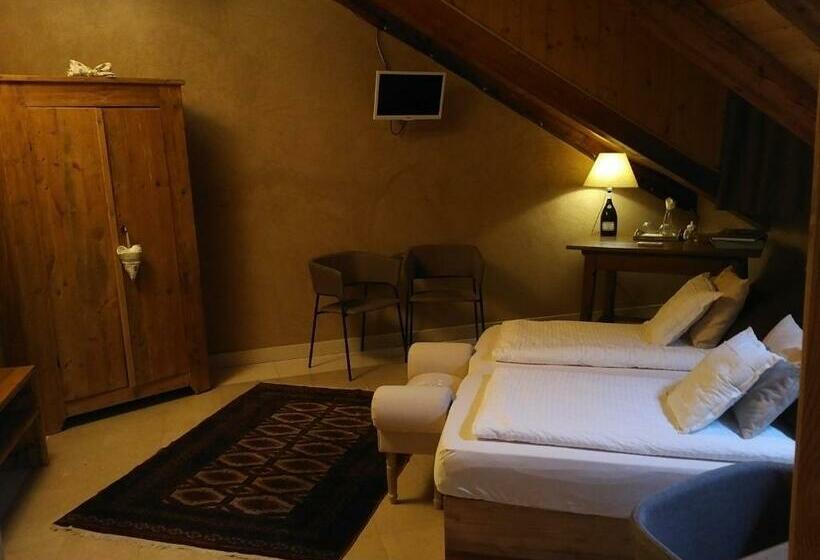 디럭스 룸, Vallarom