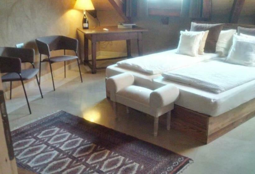 디럭스 룸, Vallarom