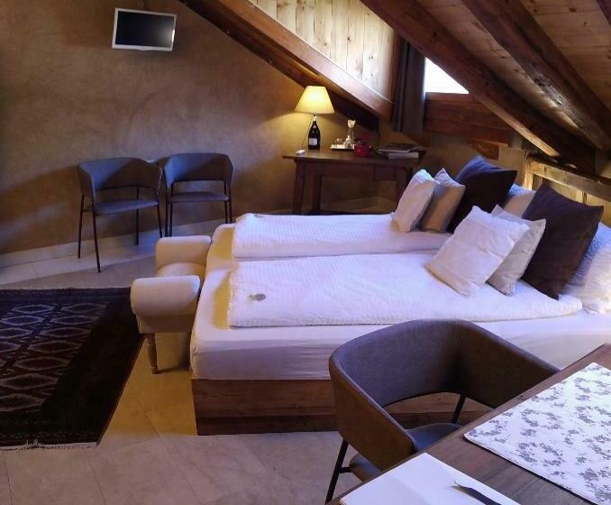 디럭스 룸, Vallarom