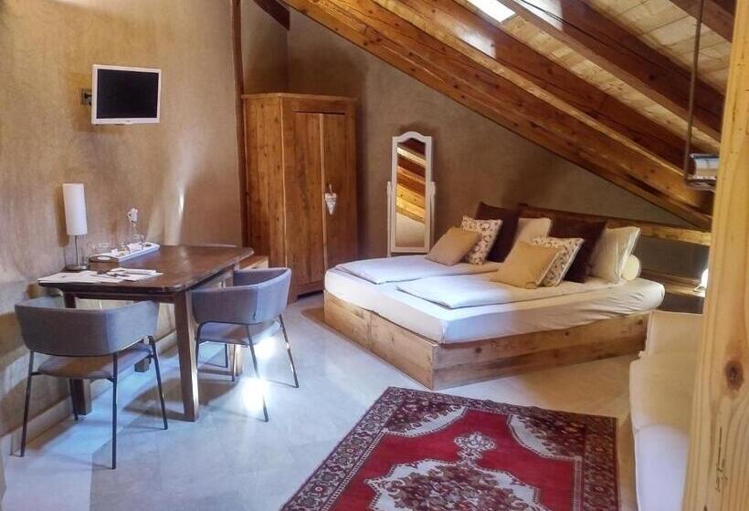 수피리어 트리플 룸, Vallarom