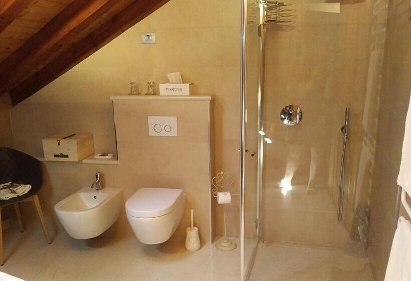 수피리어 트리플 룸, Vallarom