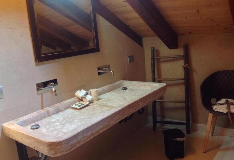 수피리어 트리플 룸, Vallarom