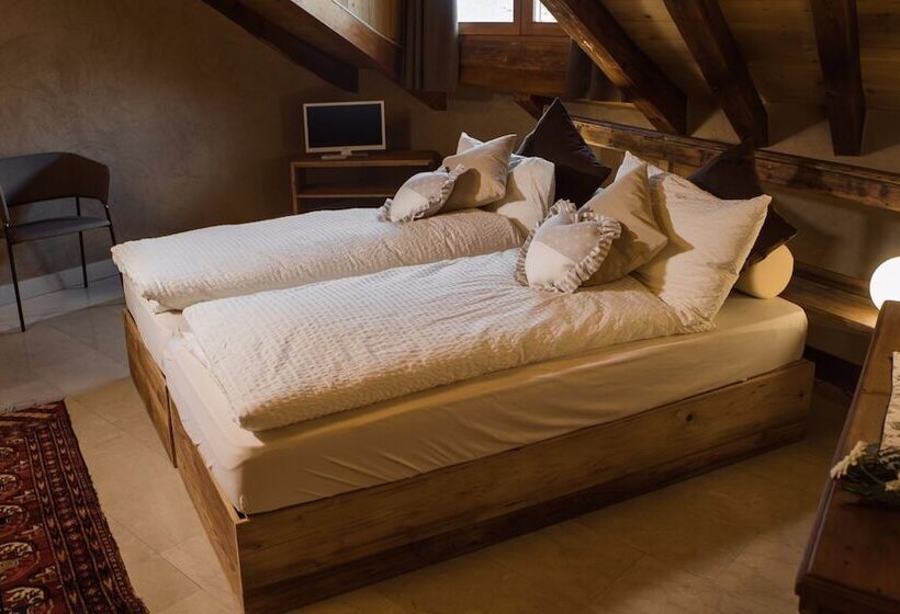 디럭스 룸, Vallarom