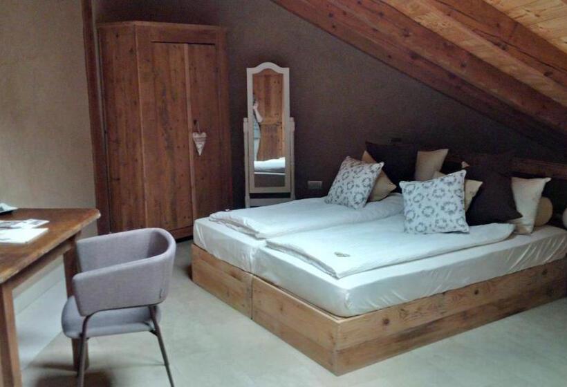 수피리어 트리플 룸, Vallarom