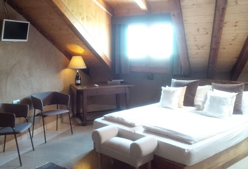 디럭스 룸, Vallarom