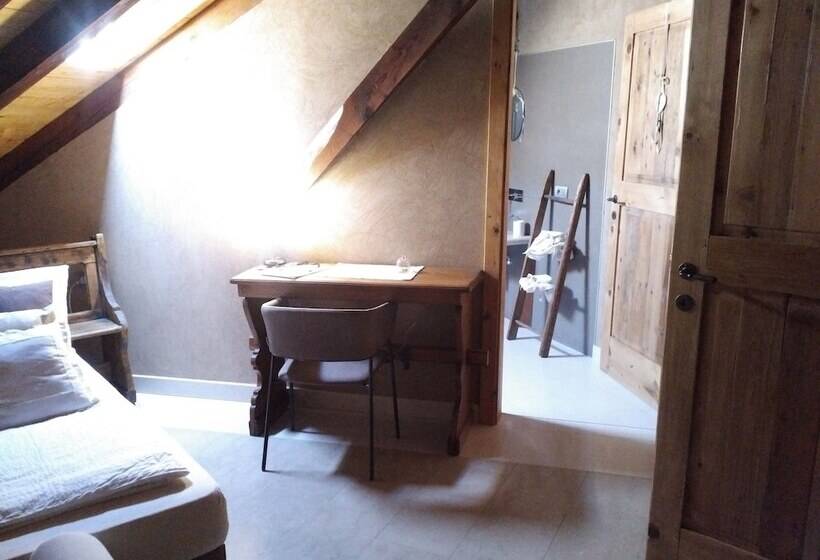 디럭스 룸, Vallarom