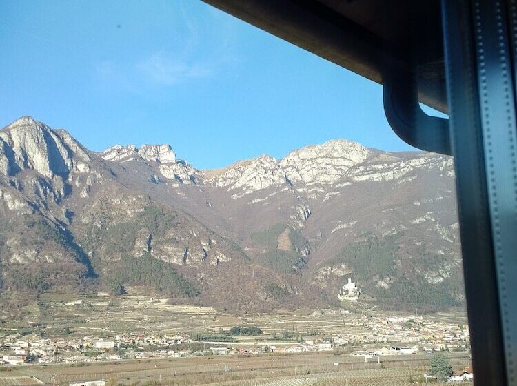 디럭스 룸, Vallarom