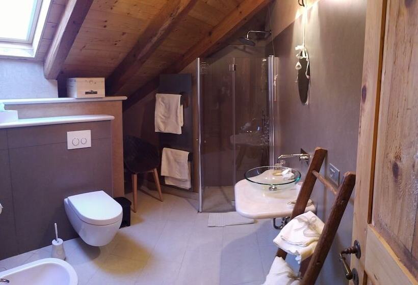 디럭스 룸, Vallarom