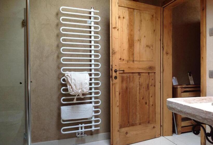 수피리어 트리플 룸, Vallarom