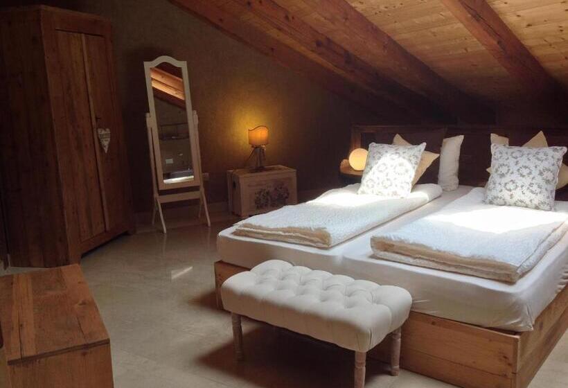 수피리어 트리플 룸, Vallarom