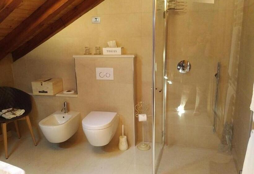 수피리어 트리플 룸, Vallarom