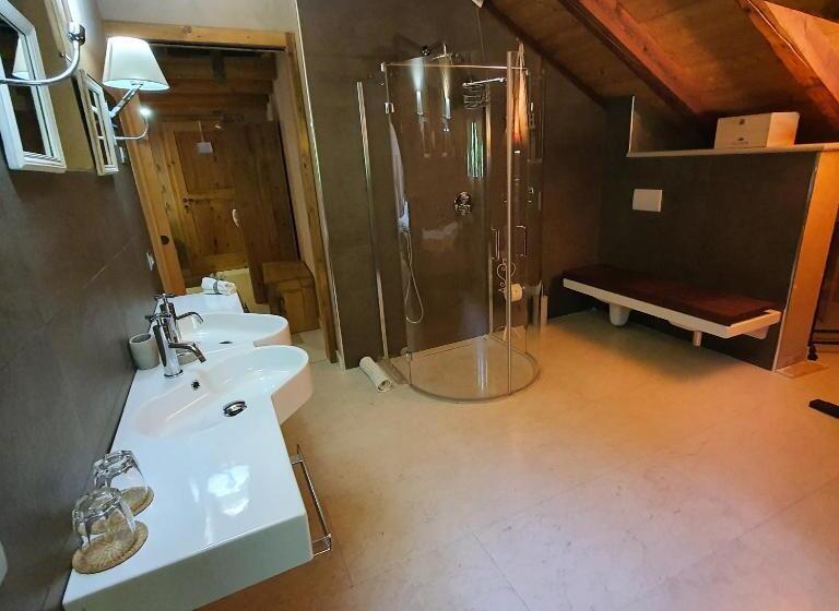 수피리어 트리플 룸, Vallarom