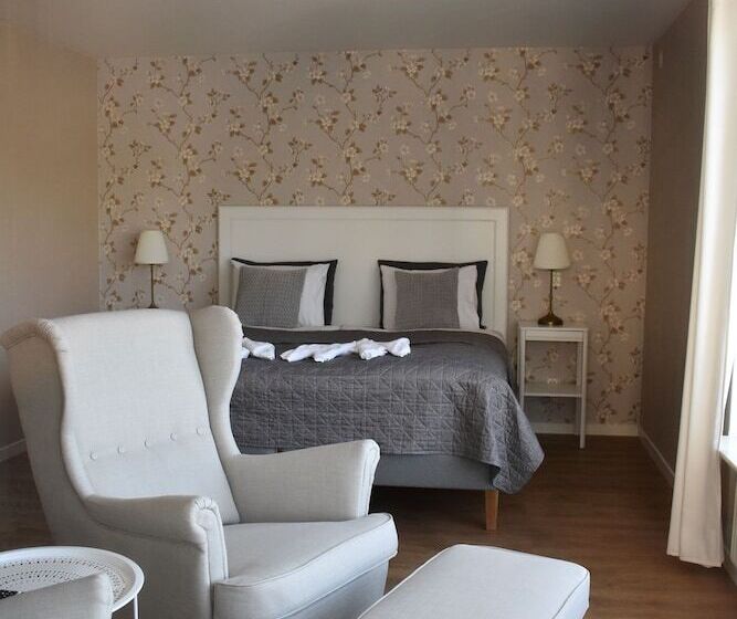 Suite with lake view, Håveruds Hotell Och Konferens