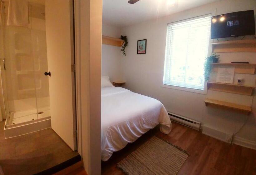 ファミリールーム, Auberge De La Rive De Charlevoix Auberge De Jeunesse Familiale Pour Voyageurs De Tous âges