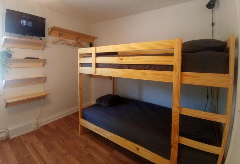Семейный Номер, Auberge De La Rive De Charlevoix   Auberge De Jeunesse Familiale Pour Voyageurs De Tous âges