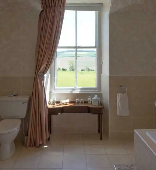スタンダードルーム, Whitehouse Country House