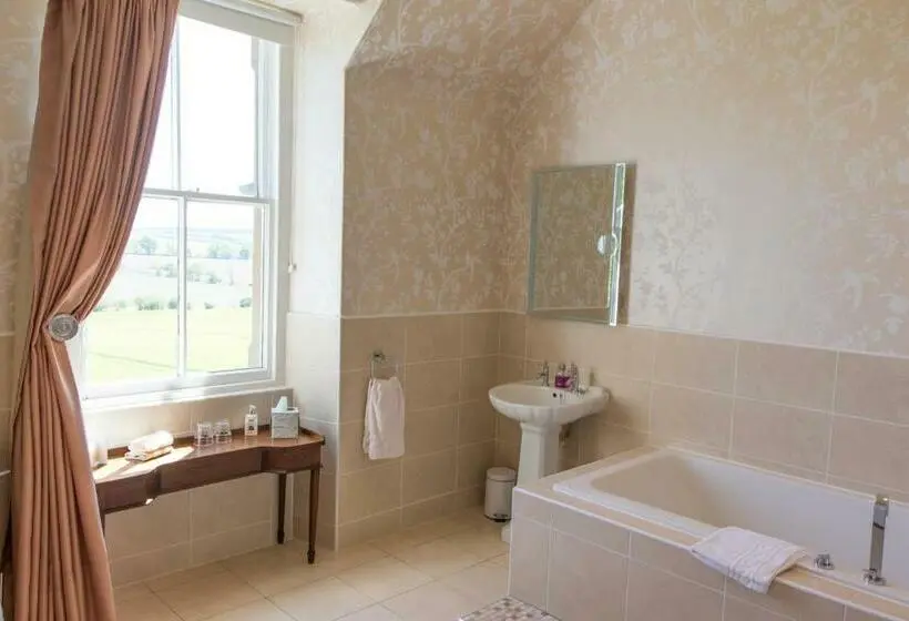 スタンダードルーム, Whitehouse Country House