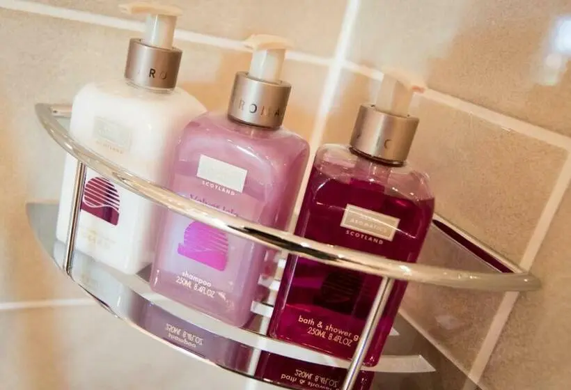 スタンダードルーム, Whitehouse Country House
