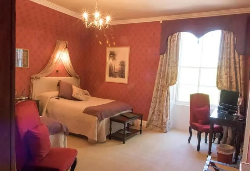 スタンダードルーム, Whitehouse Country House