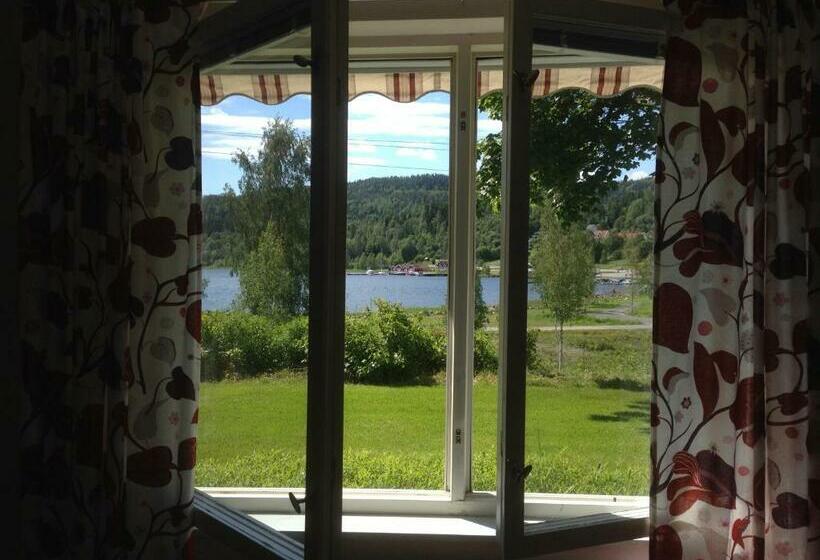 חדר משפחתי, Docksta Hotell