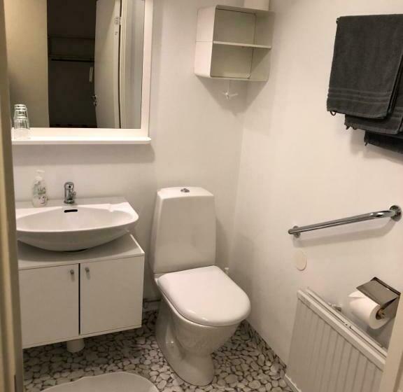 חדר משפחתי, Docksta Hotell