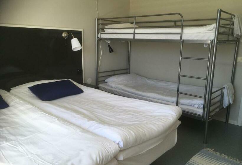 חדר משפחתי, Docksta Hotell