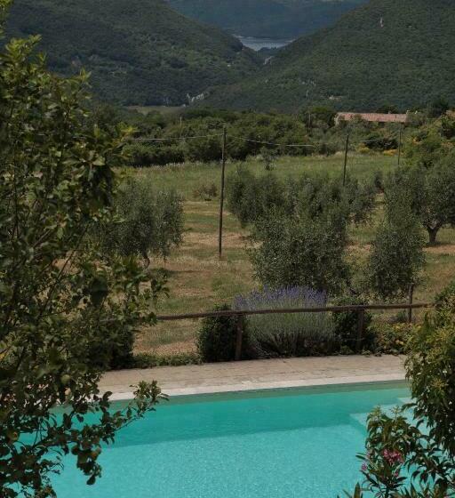 جناح, Agriturismo Podere Acqualoreto